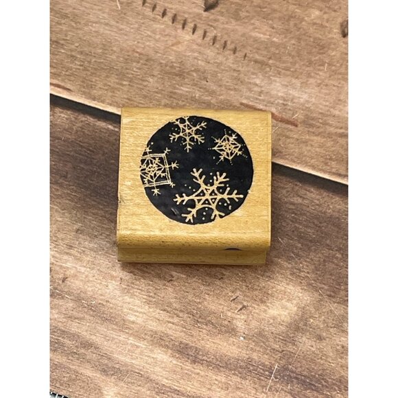 INKADINKADO 94582 SNOWFLAKE CIRCLE WOOD MOUNTED RUBBER STAMP BY DAWN HOUSER - Picture 1 of 4